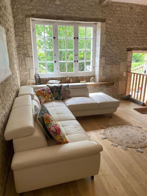 As Seen On A New Life In The Sun - Beautiful 3 Bedroom Cottage With Shared Pool Montboyer Ngoại thất bức ảnh